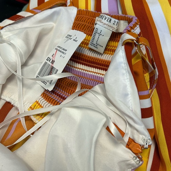 Forever 21 striped jumpsuit Size Small NWT - Picture 10 of 10